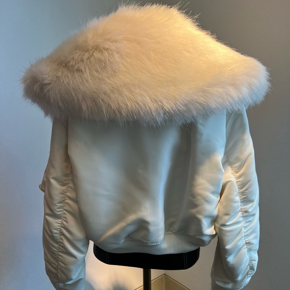 Burberry Jacke with faux fur collar - Picture 2 of 6